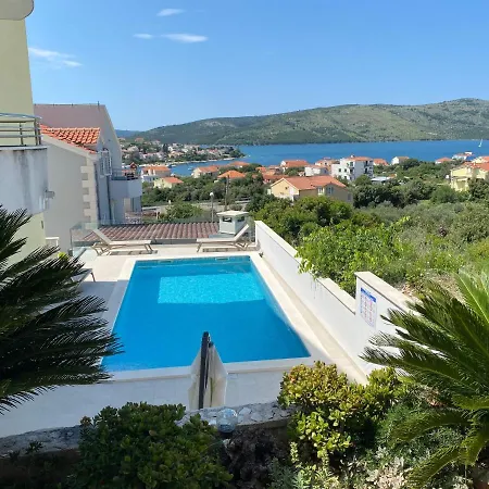 Jelena Apartment Seget Vranjica